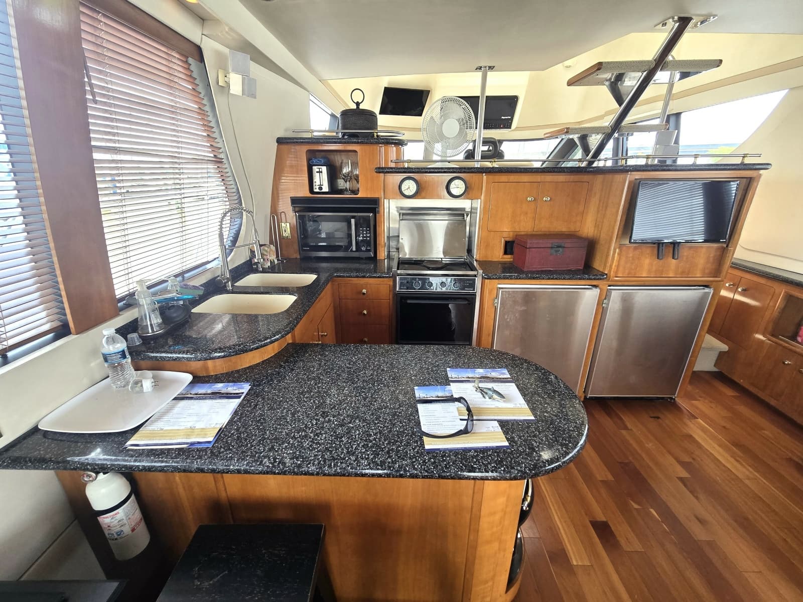 2000 Carver 530 - Photo 28