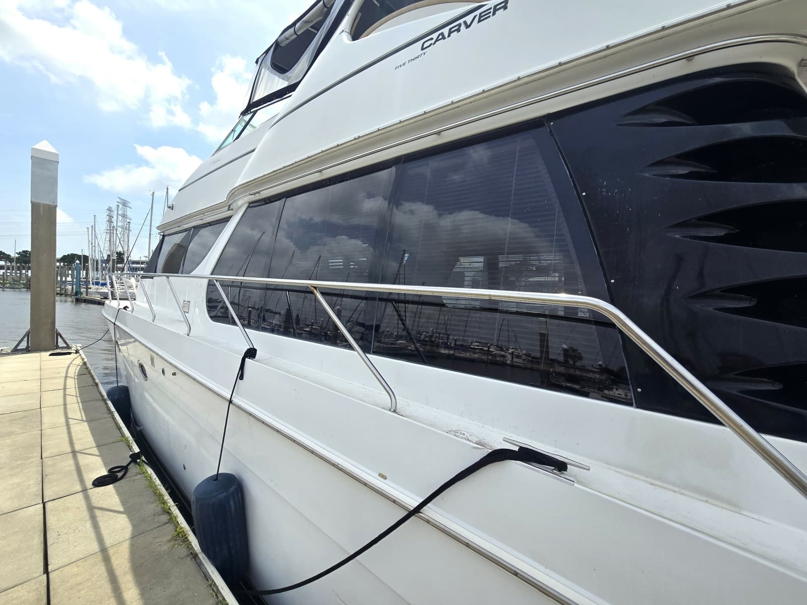 2000 Carver 530 - Photo 8