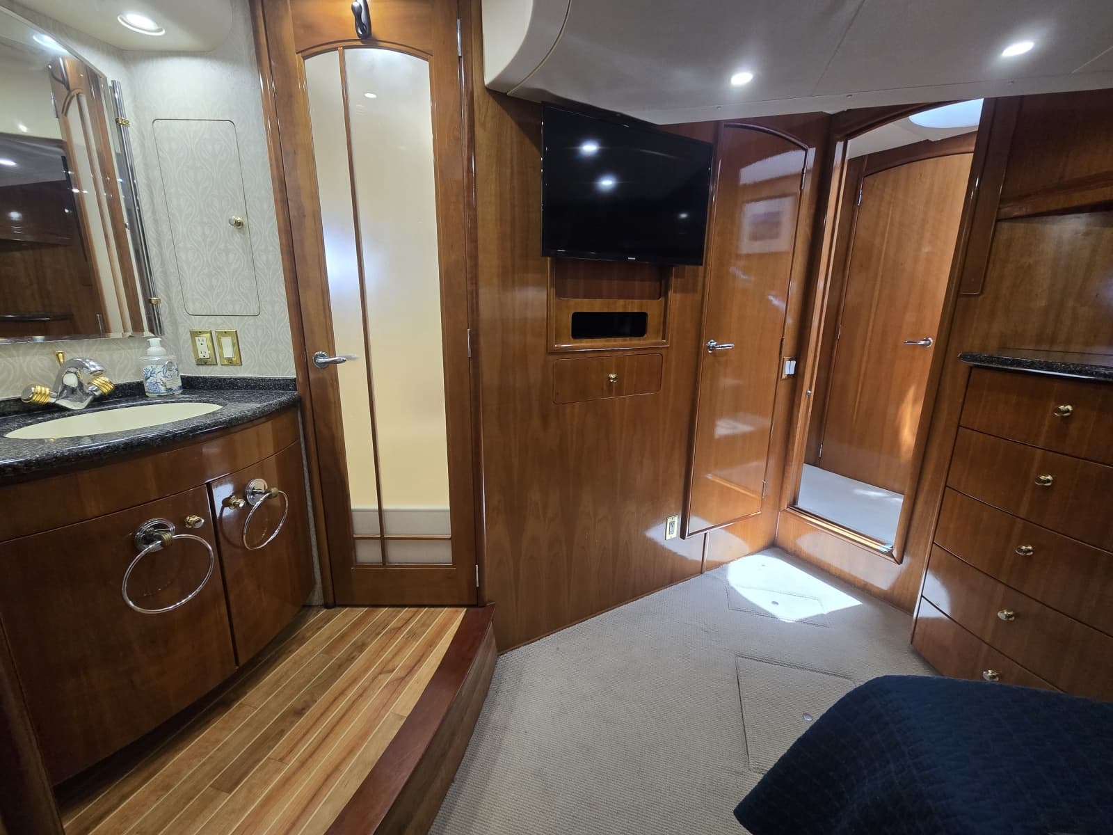 2000 Carver 530 - Photo 60