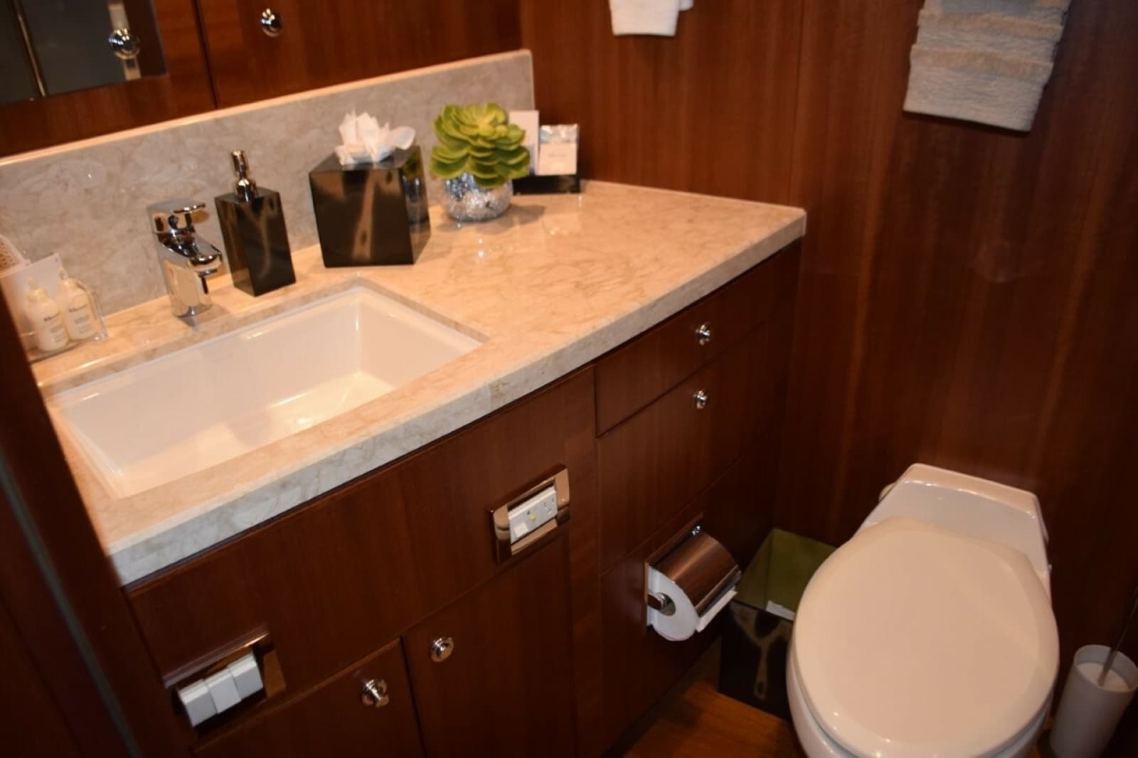 2013 Hargrave Motoryacht - Photo 25