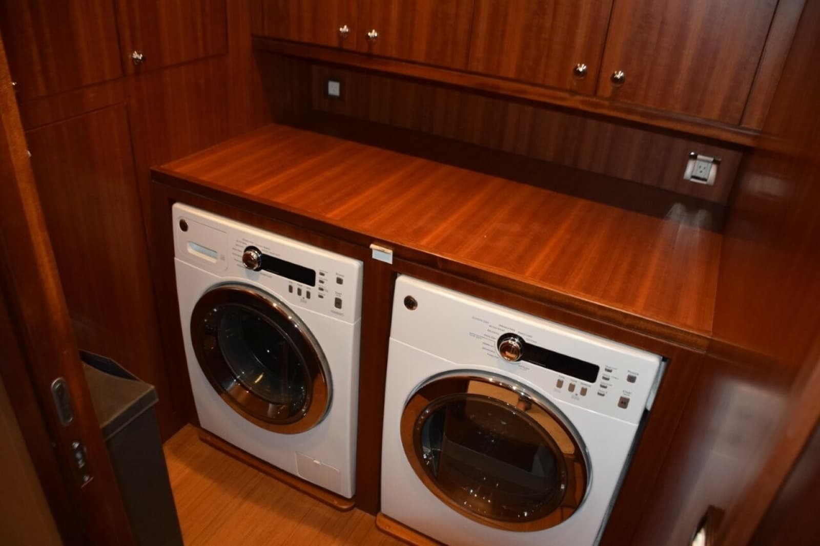 2013 Hargrave Motoryacht - Photo 31