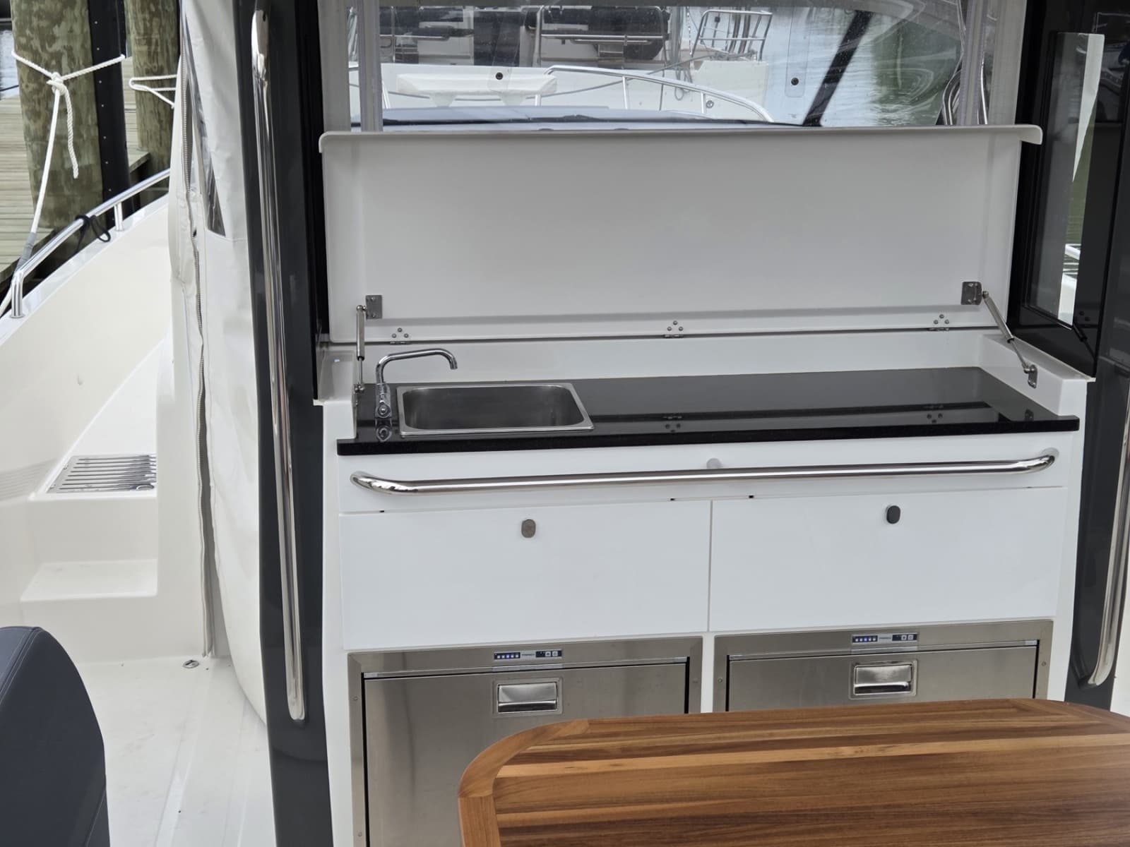 2023 Nimbus Tender 11 - Photo 19