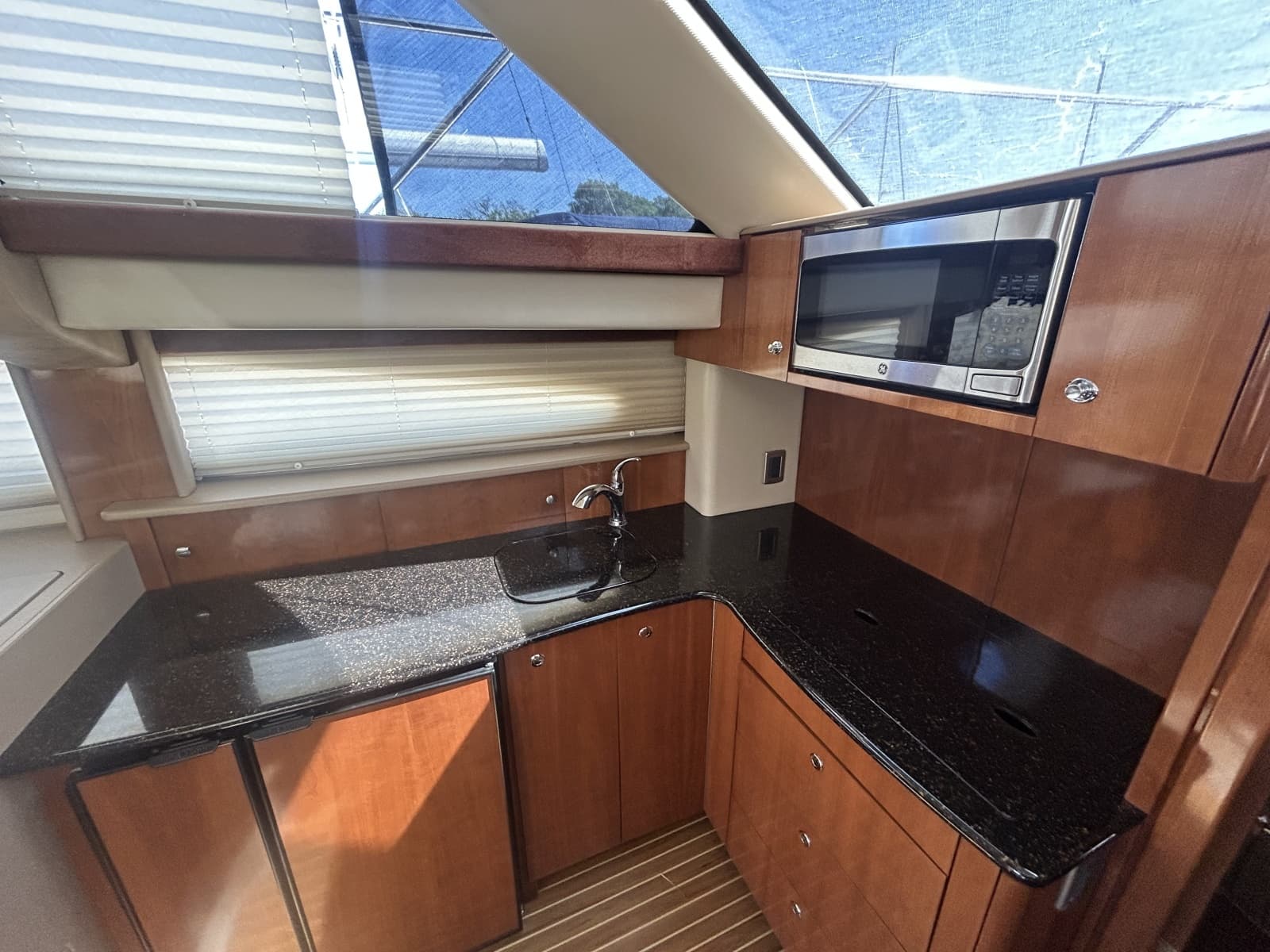 2007 Meridian 368 Motoryacht - Photo 27