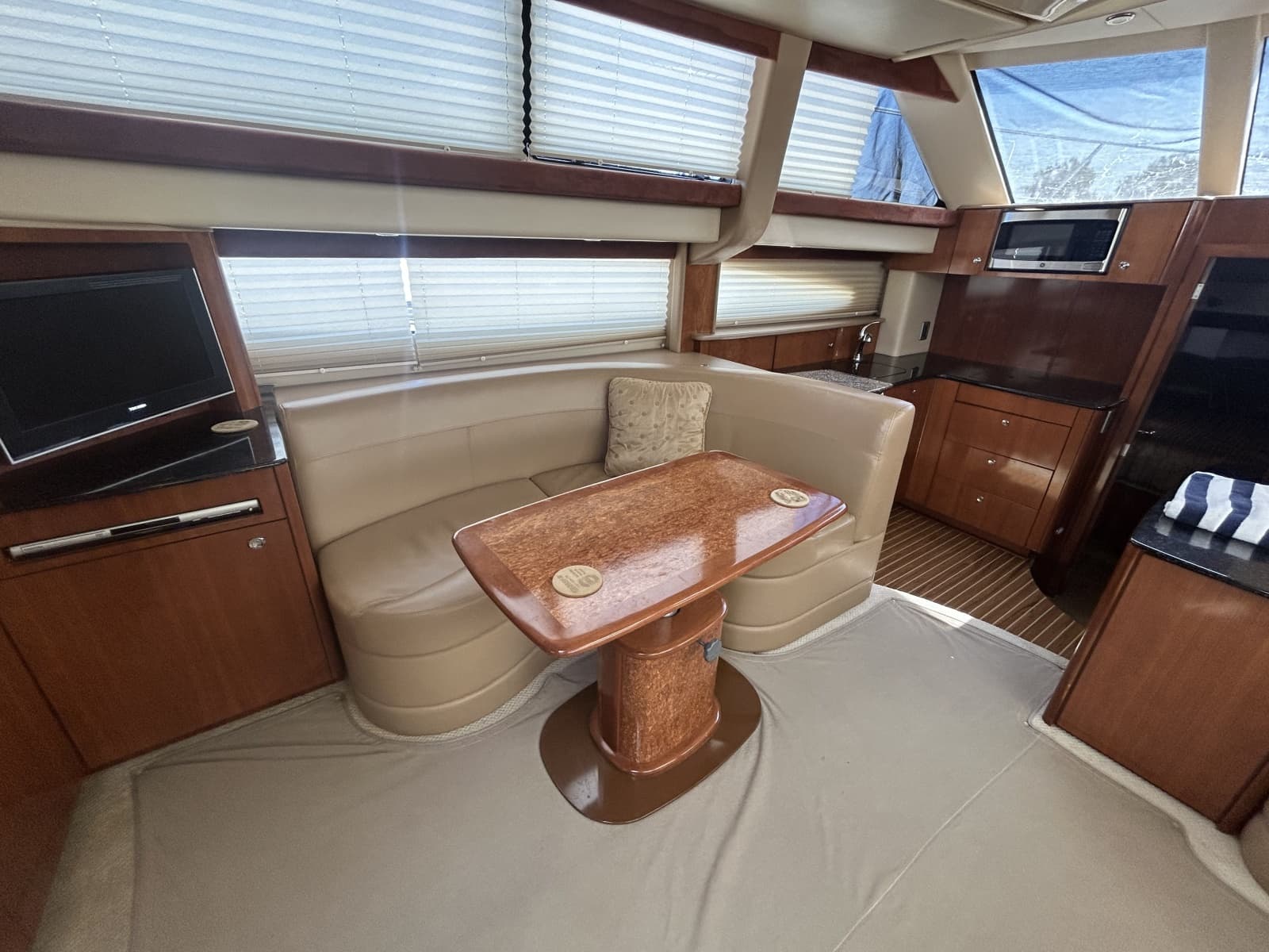 2007 Meridian 368 Motoryacht - Photo 18