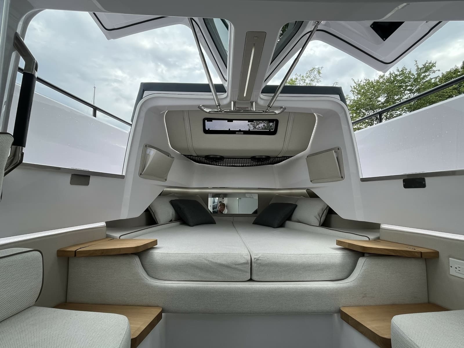 2025 Axopar 37 Sun Top - Photo 51