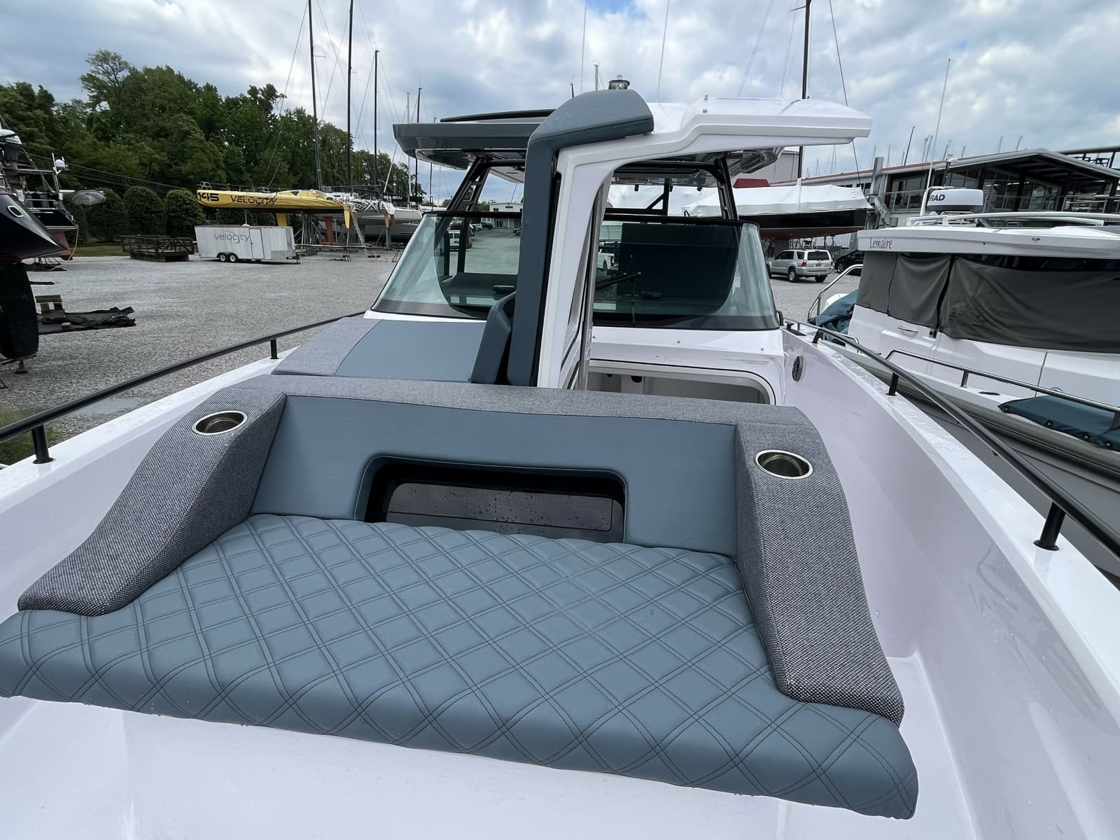 2025 Axopar 37 Sun Top - Photo 23
