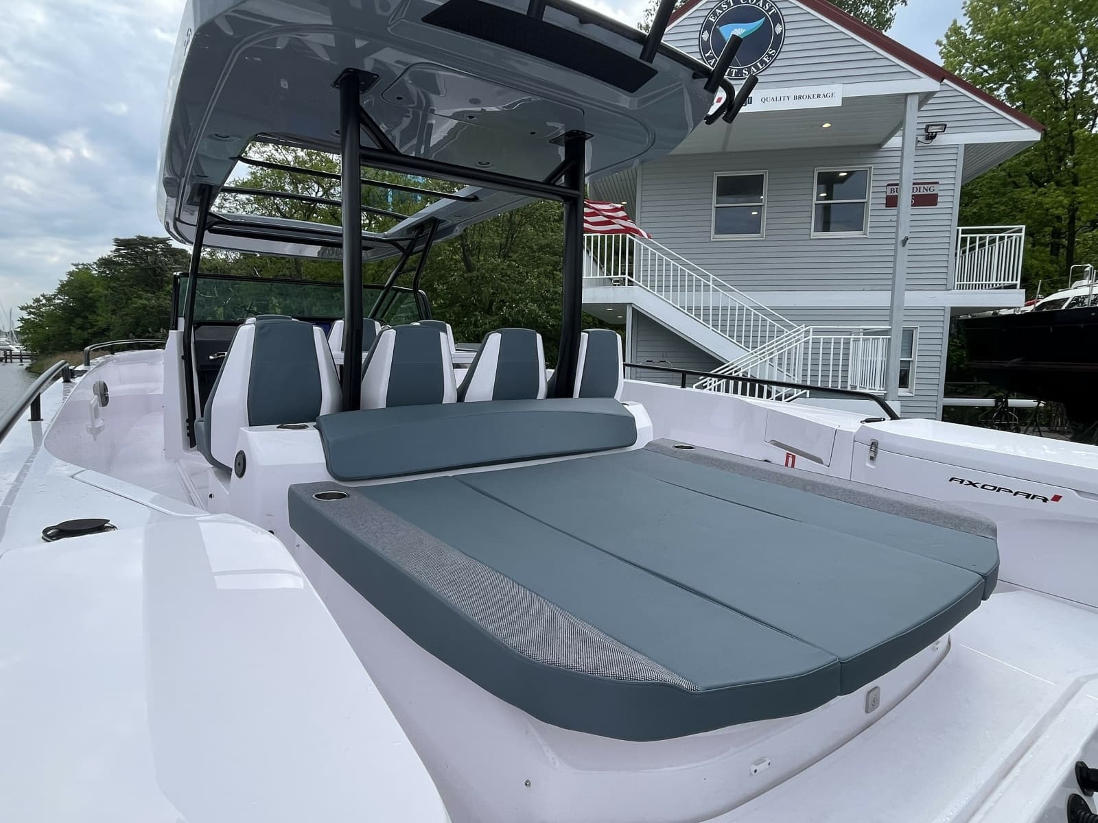 2025 Axopar 37 Sun Top - Photo 27