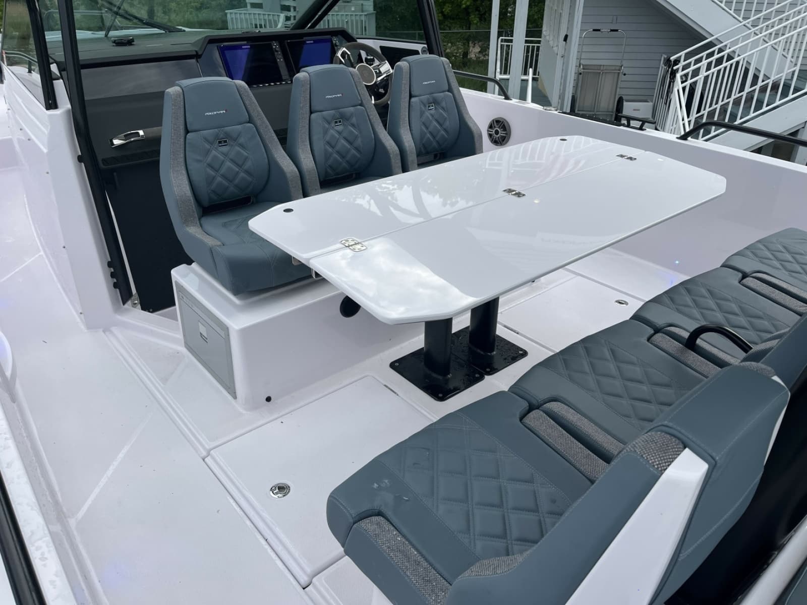 2025 Axopar 37 Sun Top - Photo 7