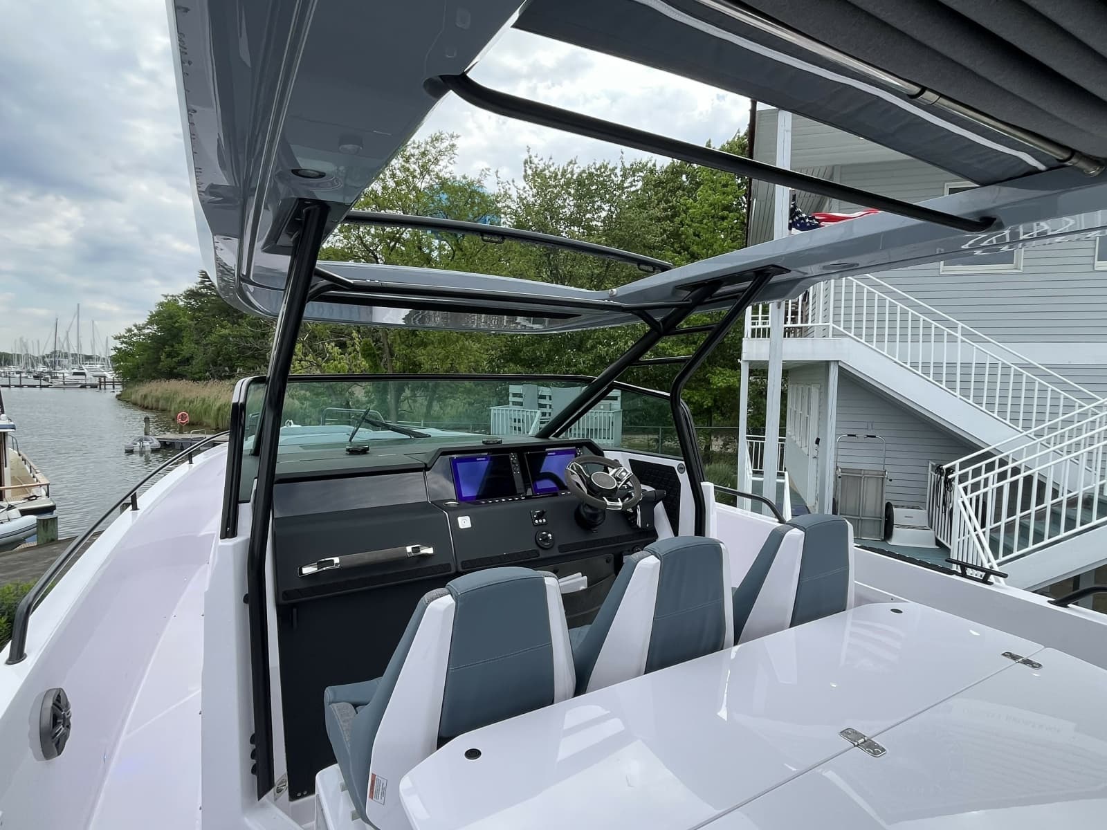2025 Axopar 37 Sun Top - Photo 43