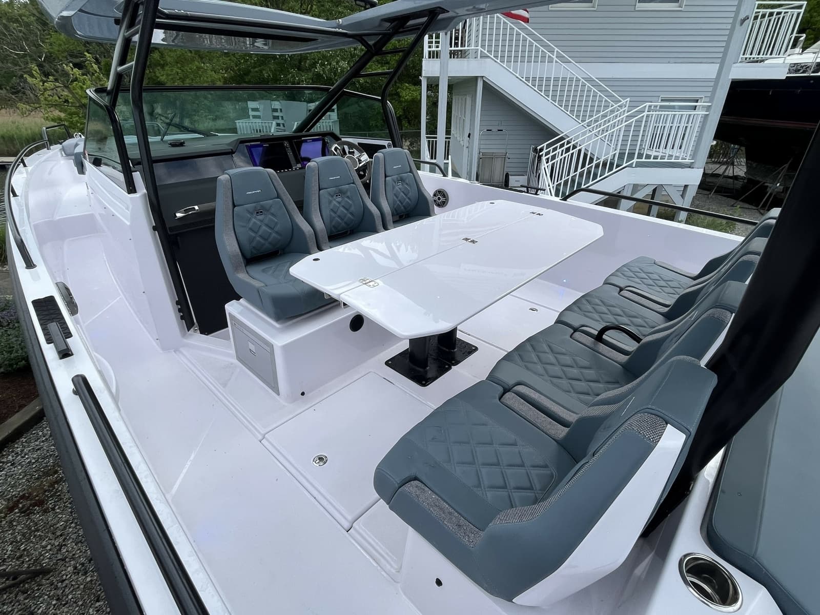 2025 Axopar 37 Sun Top - Photo 9