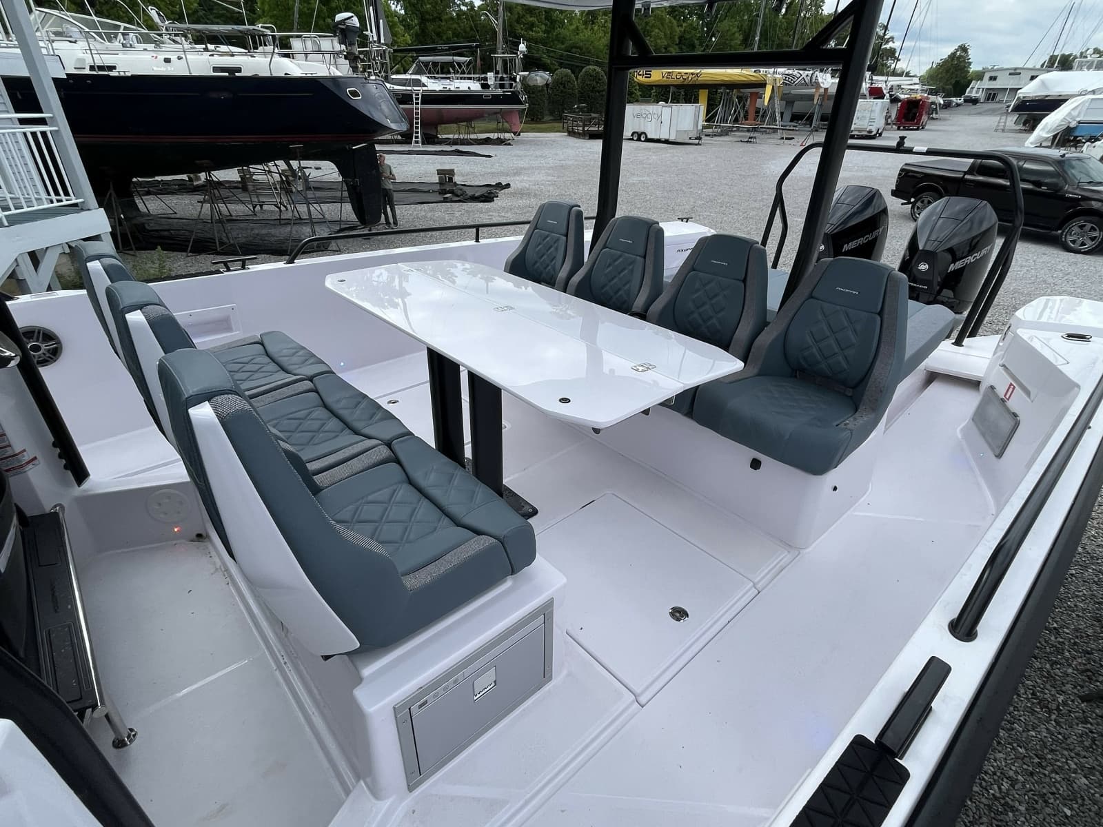2025 Axopar 37 Sun Top - Photo 8