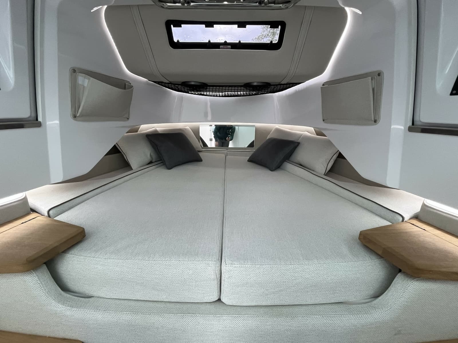 2025 Axopar 37 Sun Top - Photo 52