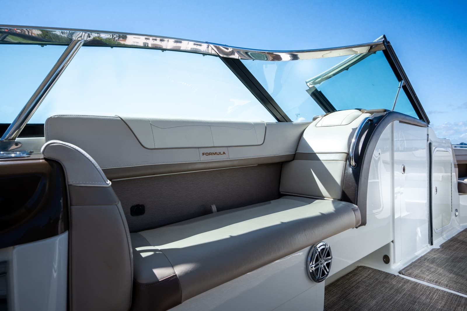 2018 Formula 350 Crossover Bowrider - Photo 18