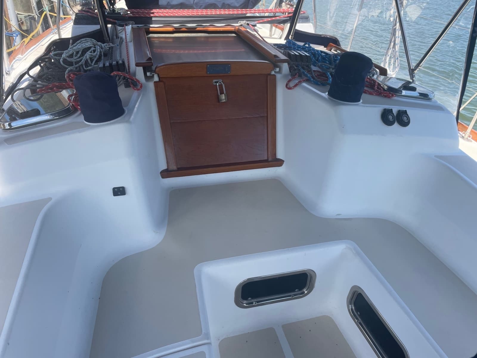 2001 Tartan 3700 - Photo 22
