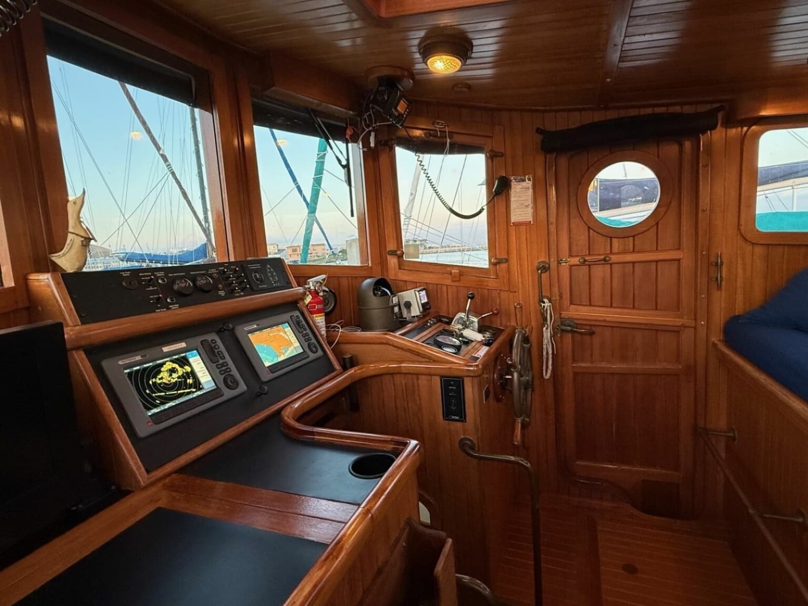 1987 Lord Nelson Victory Tug - Photo 35