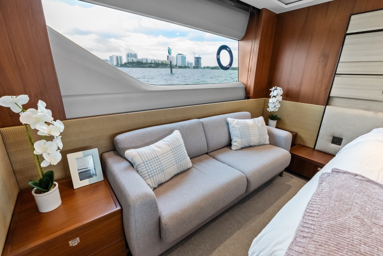 2014 Princess S72 - Photo 143