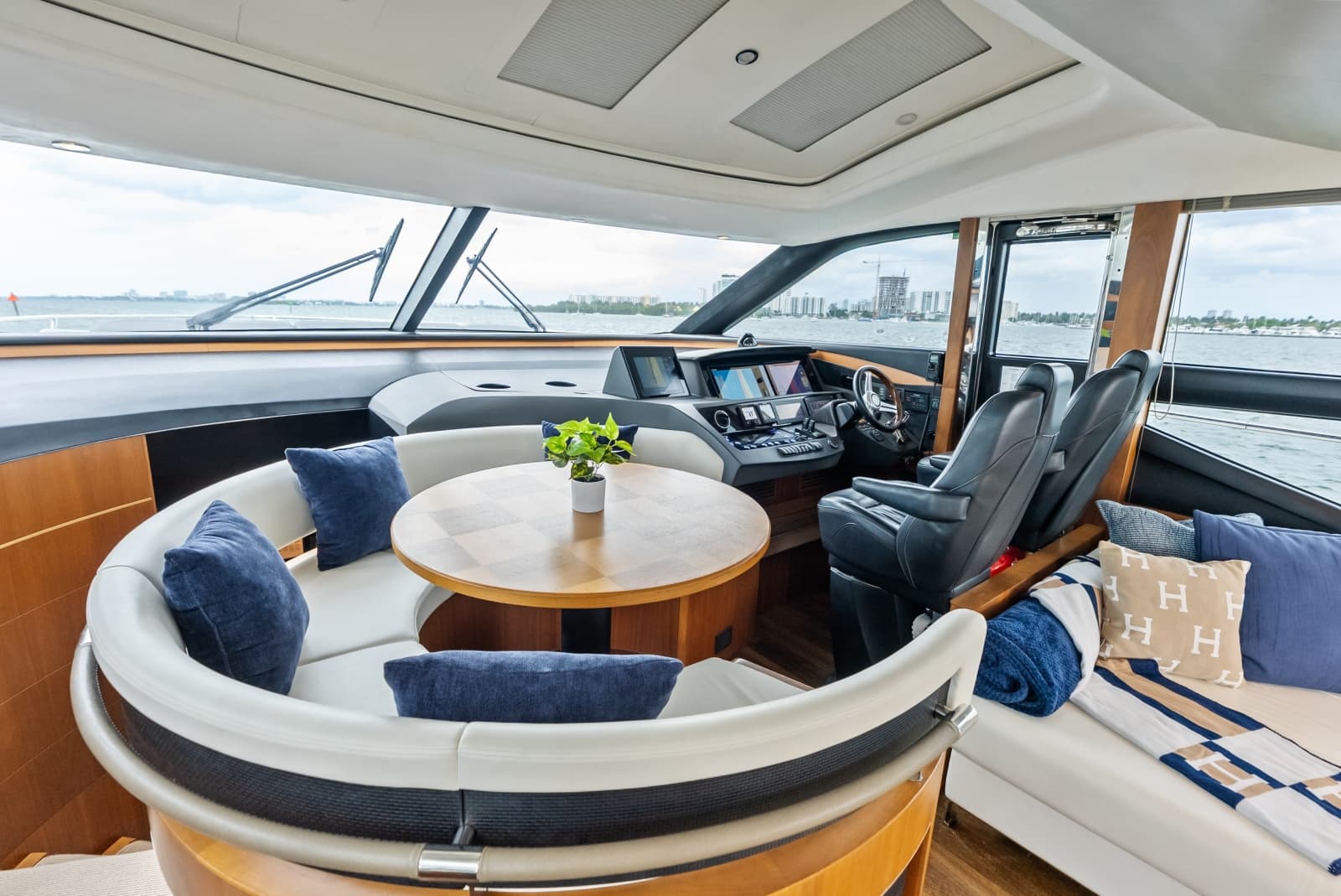 2014 Princess S72 - Photo 217