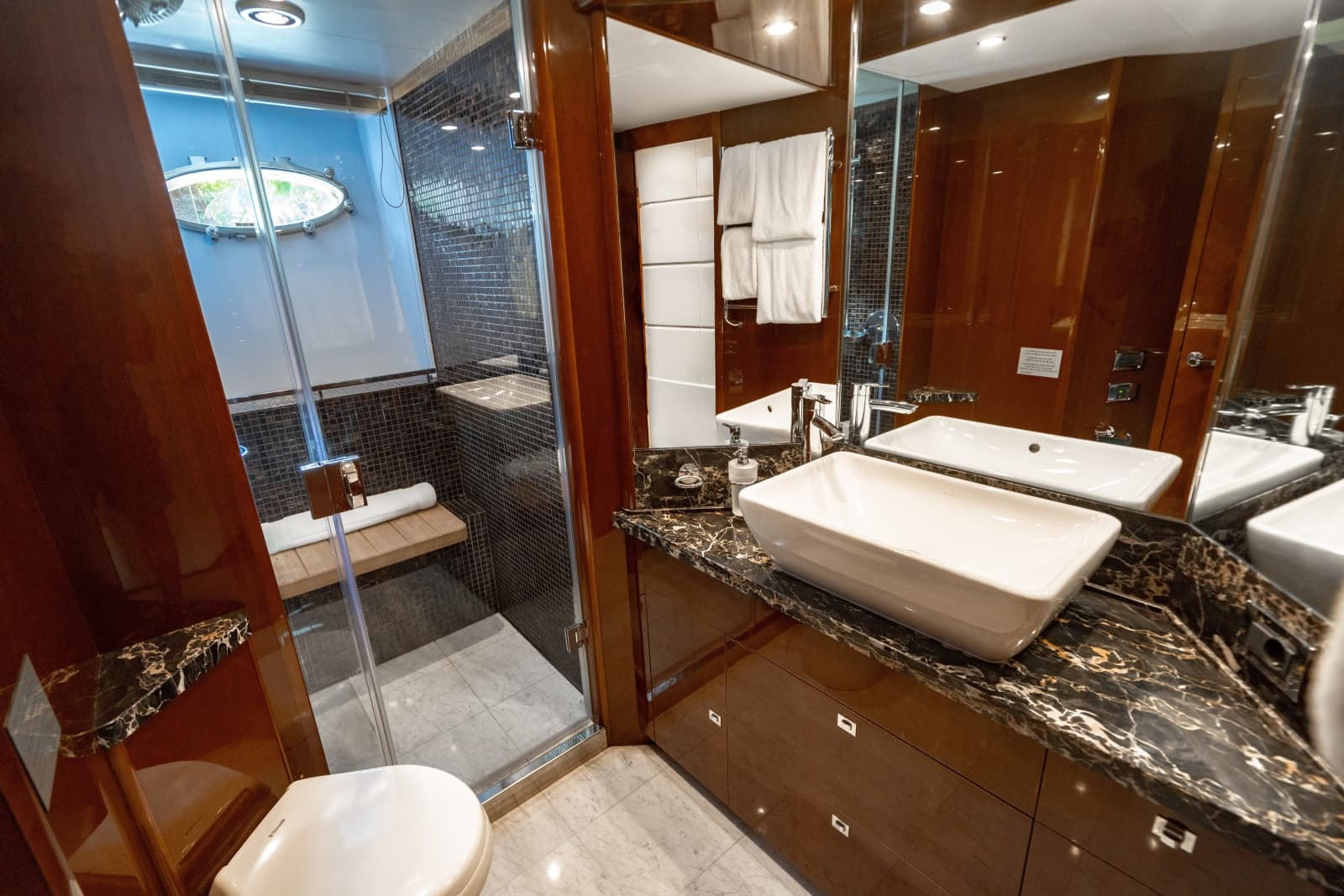 2010 Princess 95 M/Y - Photo 8