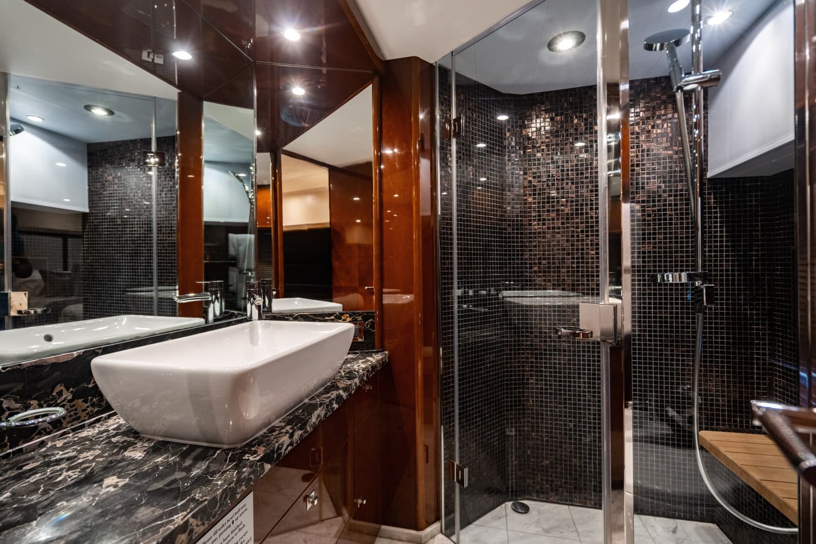 2010 Princess 95 M/Y - Photo 12