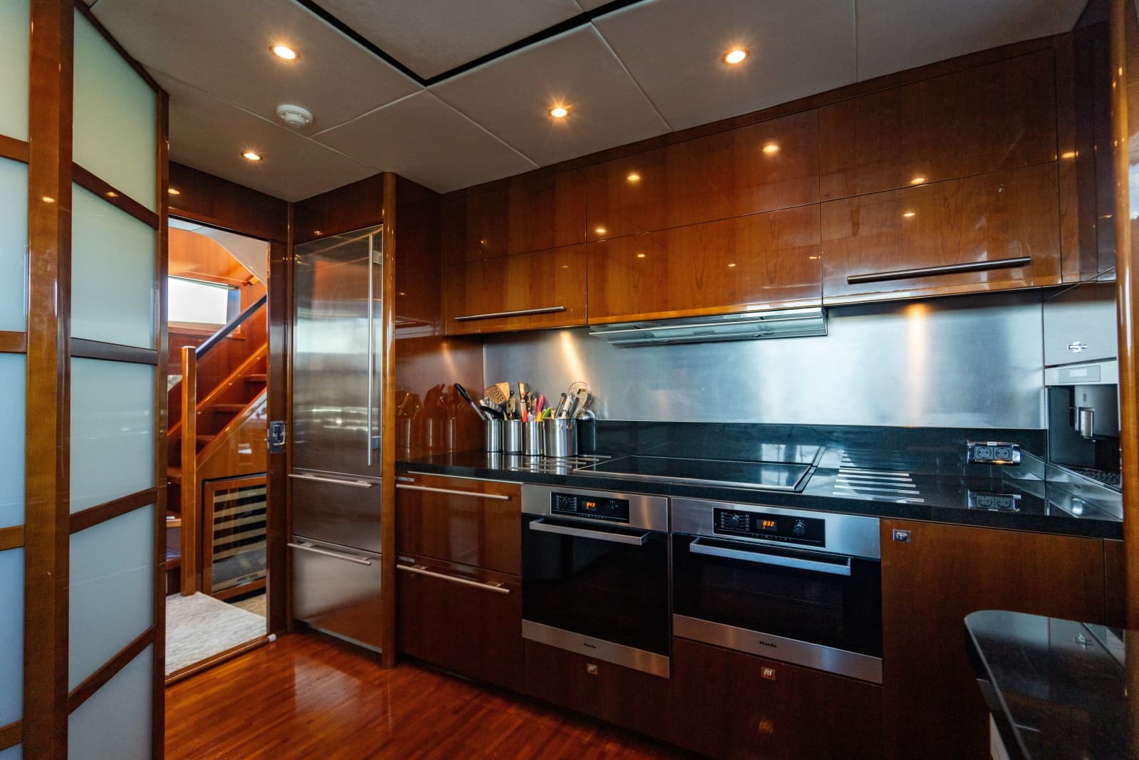 2010 Princess 95 M/Y - Photo 36