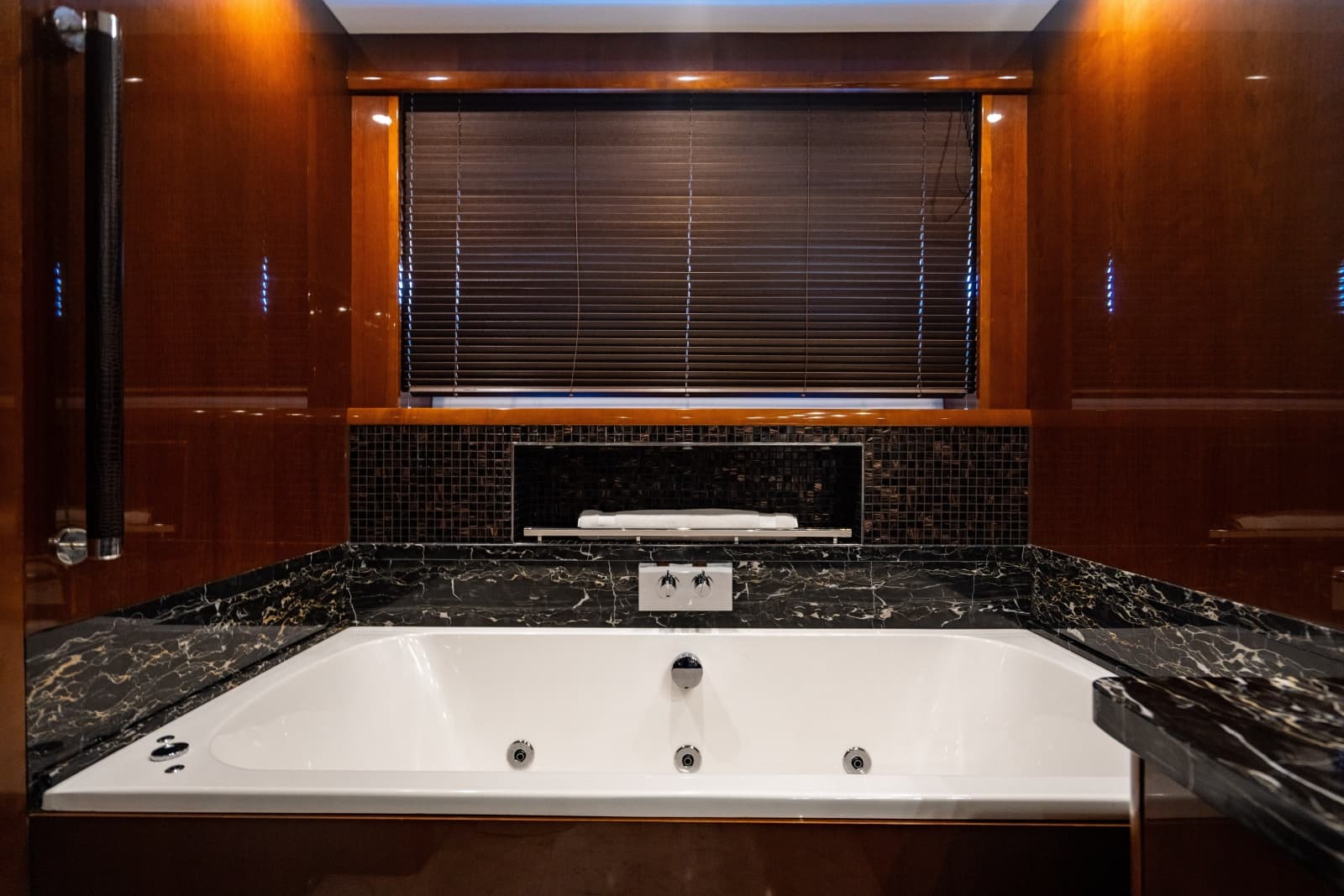 2010 Princess 95 M/Y - Photo 21