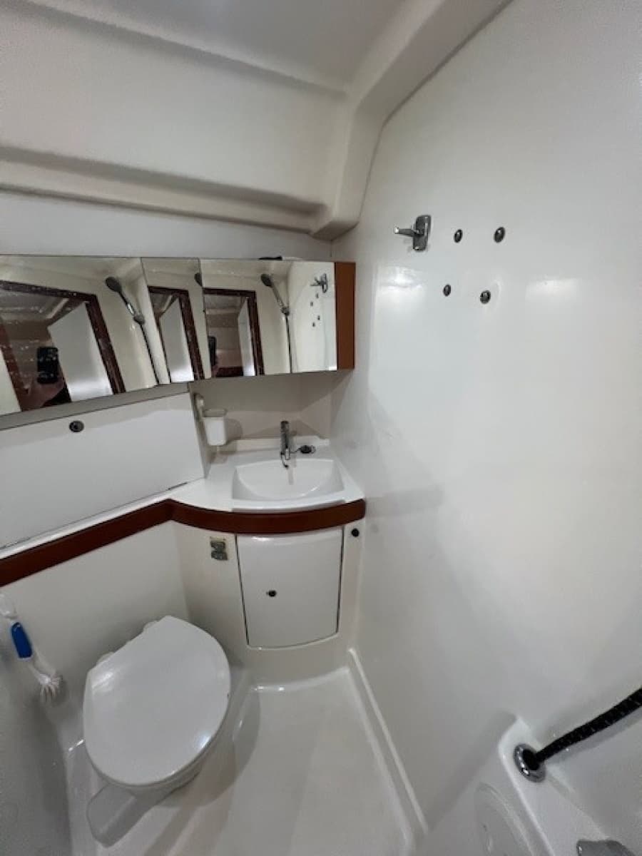 2009 Beneteau Oceanis 43 - Photo 40
