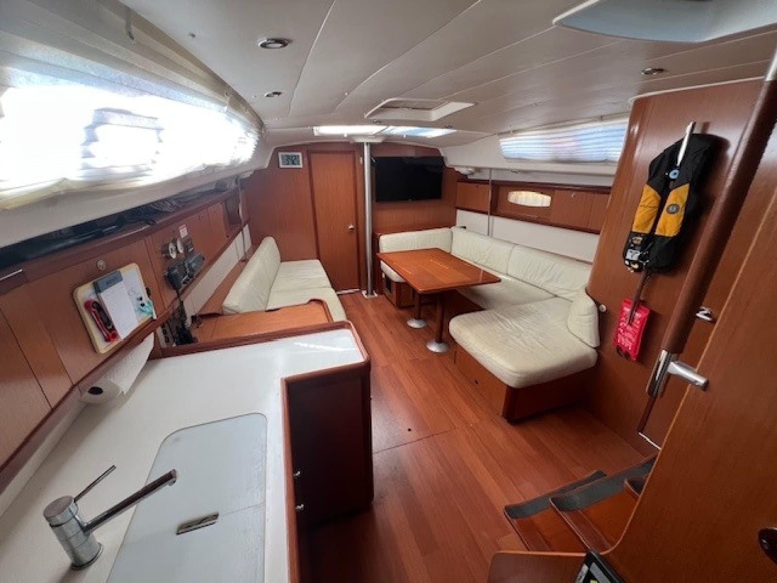 2009 Beneteau Oceanis 43 - Photo 30