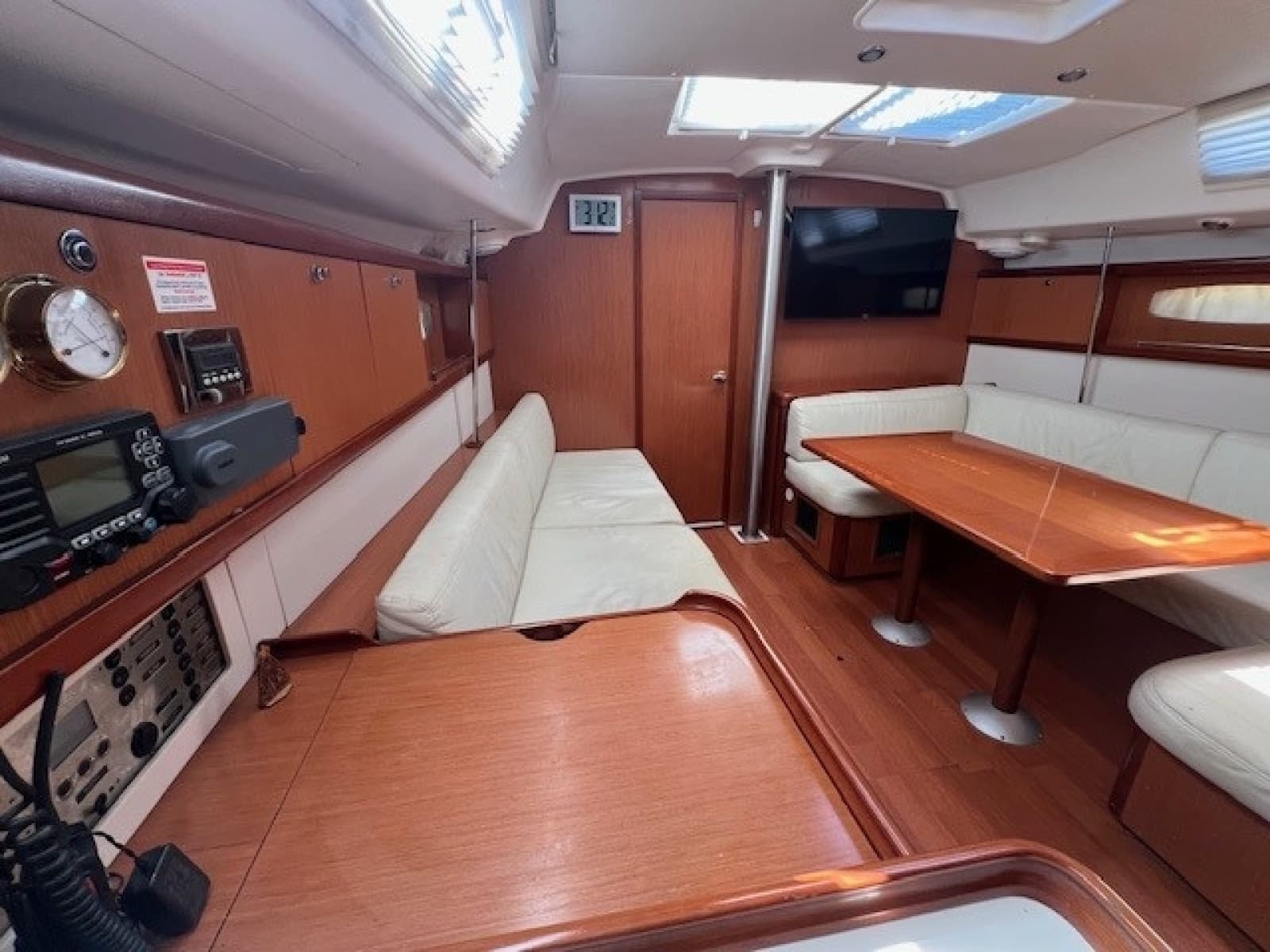 2009 Beneteau Oceanis 43 - Photo 25