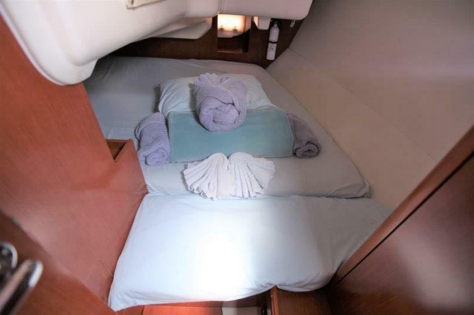2013 Beneteau Oceanis 31 - Photo 24