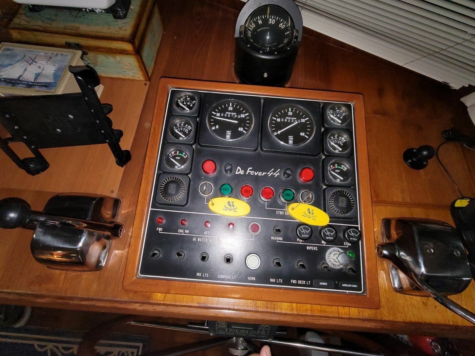 1990 DeFever Offshore Cruiser - Photo 10