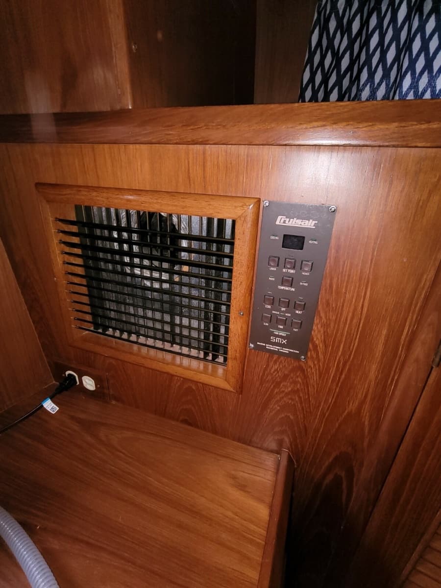 1990 DeFever Offshore Cruiser - Photo 16