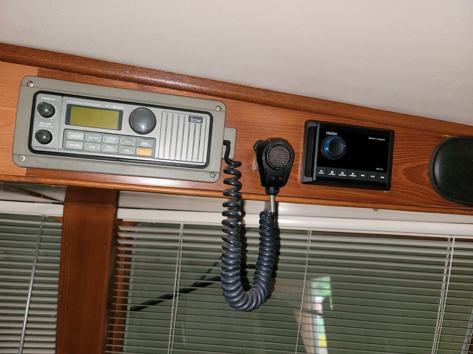 1990 DeFever Offshore Cruiser - Photo 11