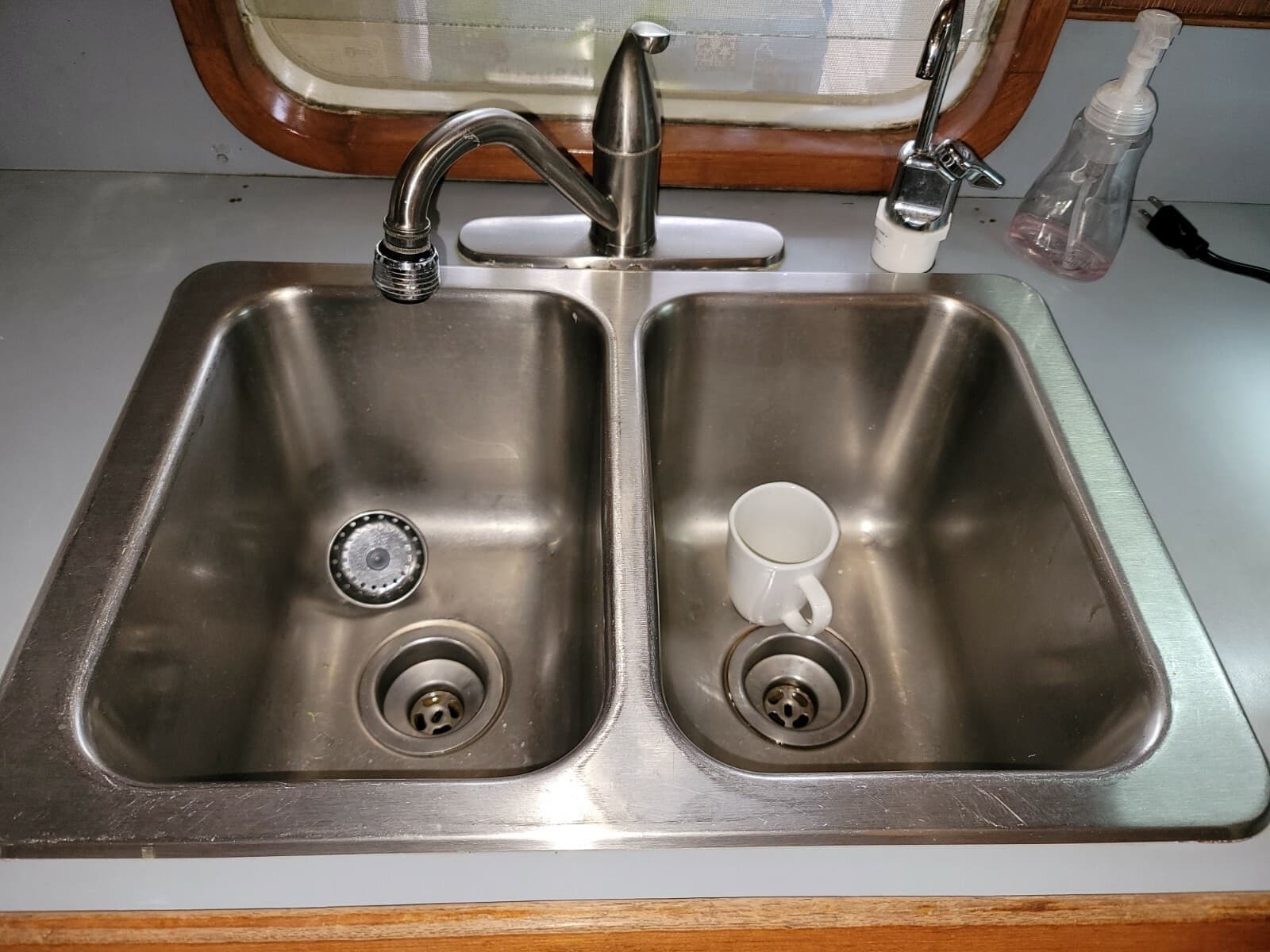 1990 DeFever Offshore Cruiser - Photo 23