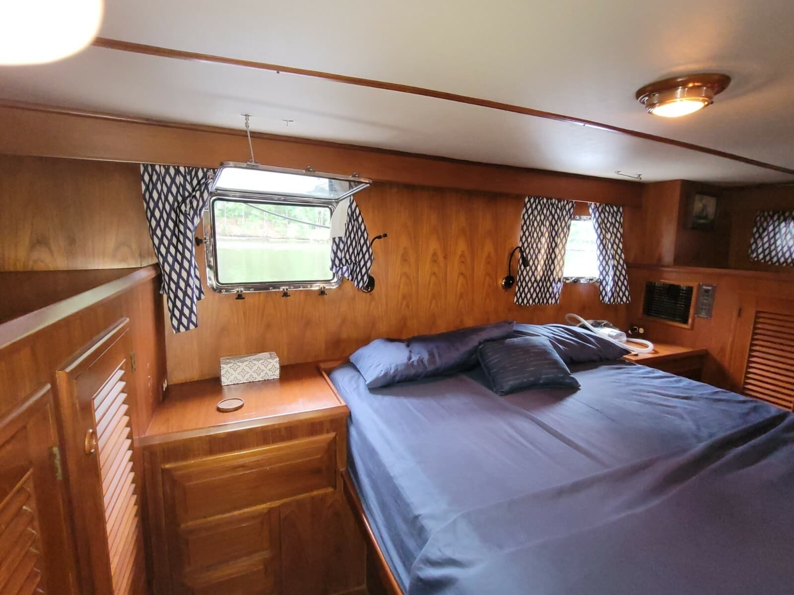 1990 DeFever Offshore Cruiser - Photo 13