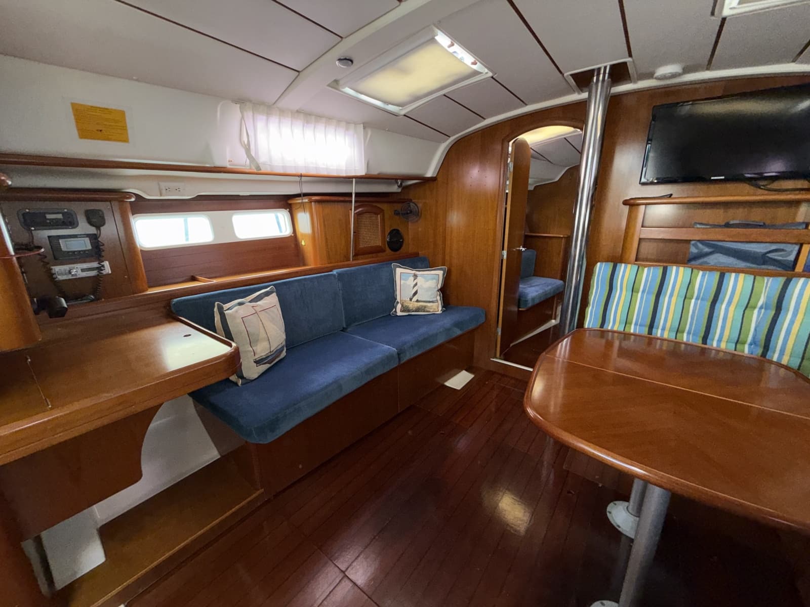 1998 Beneteau 411 - Photo 13