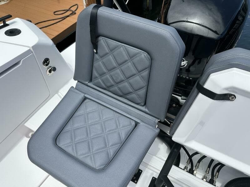 2021 Axopar 37 XC Cross Cabin Brabus - Photo 7