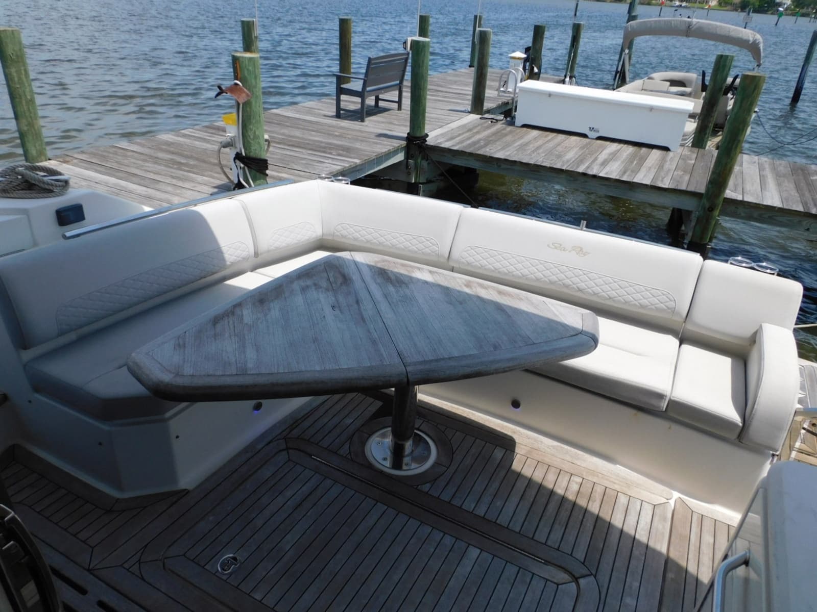 2019 Sea Ray 550L - Photo 25