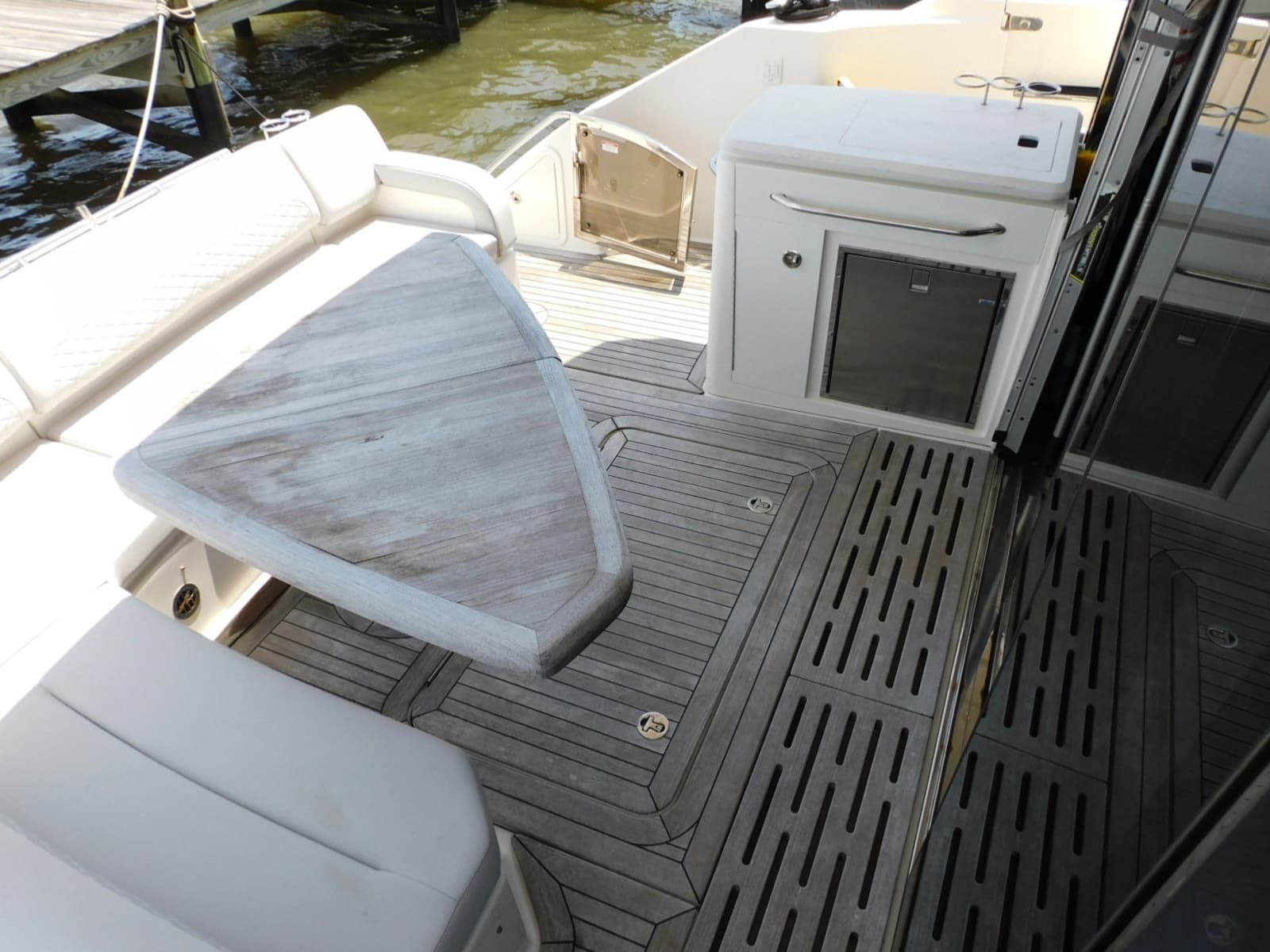 2019 Sea Ray 550L - Photo 6