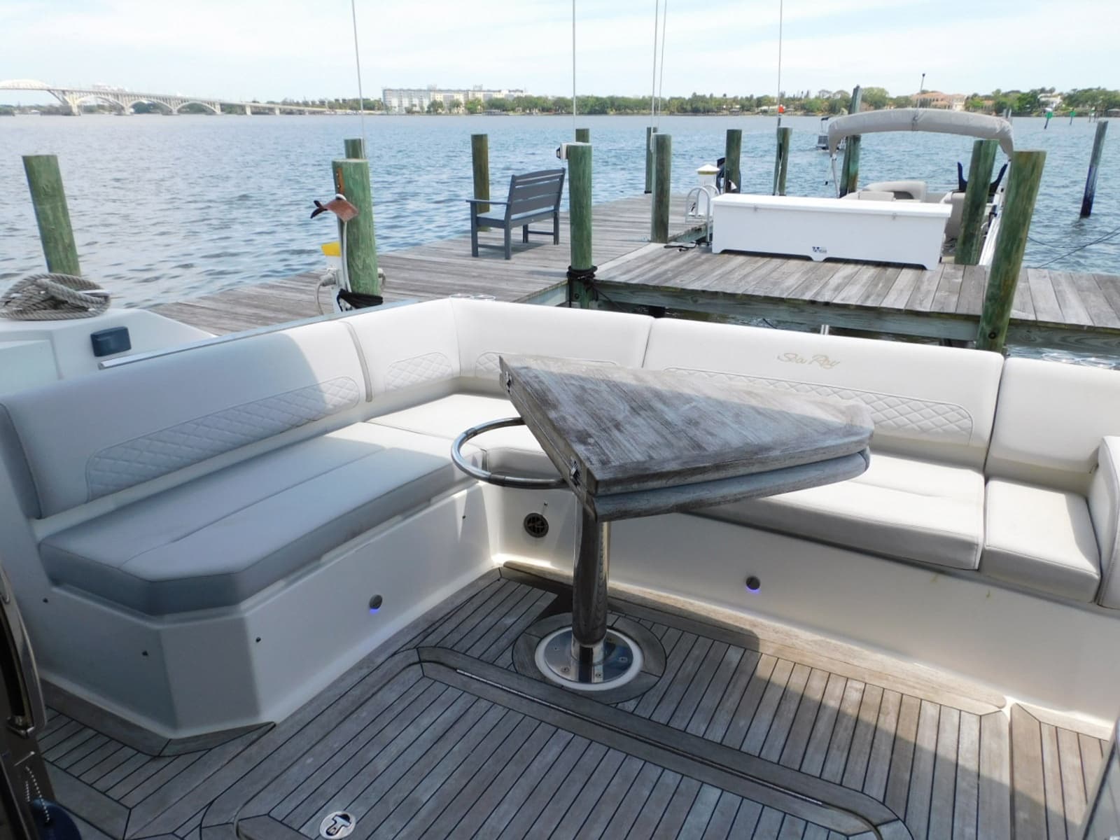 2019 Sea Ray 550L - Photo 26