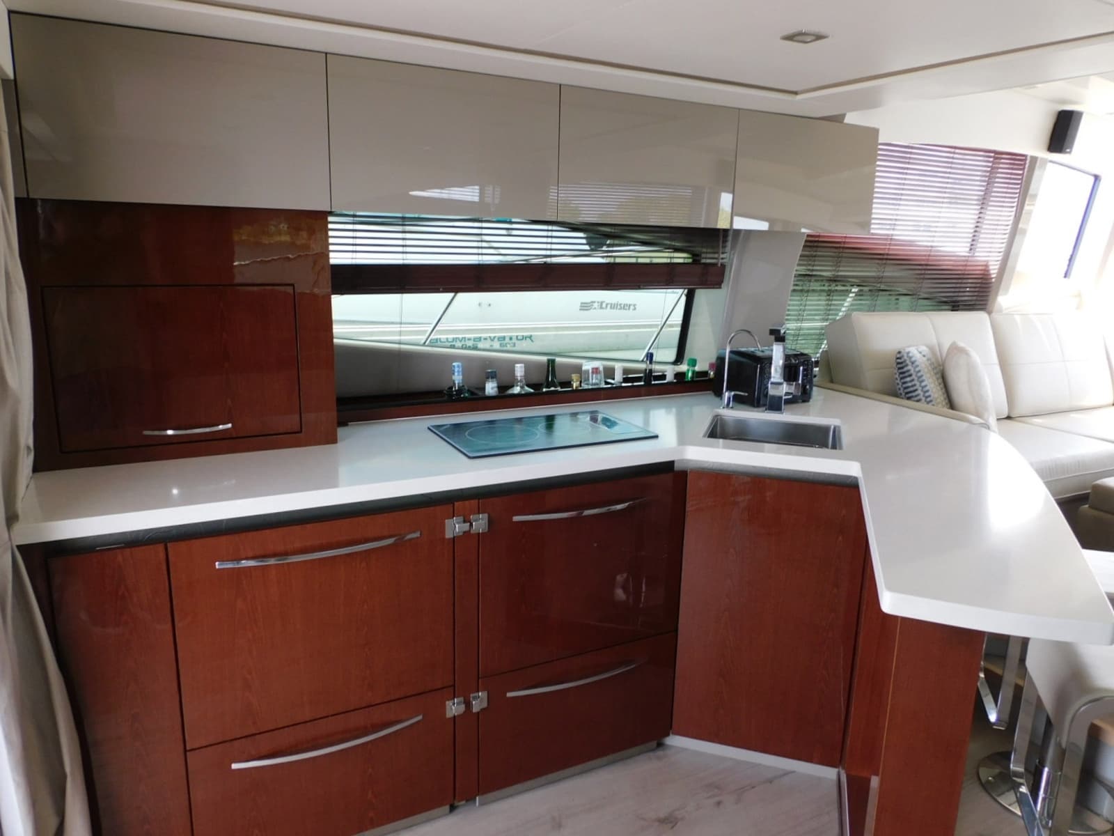 2019 Sea Ray 550L - Photo 55