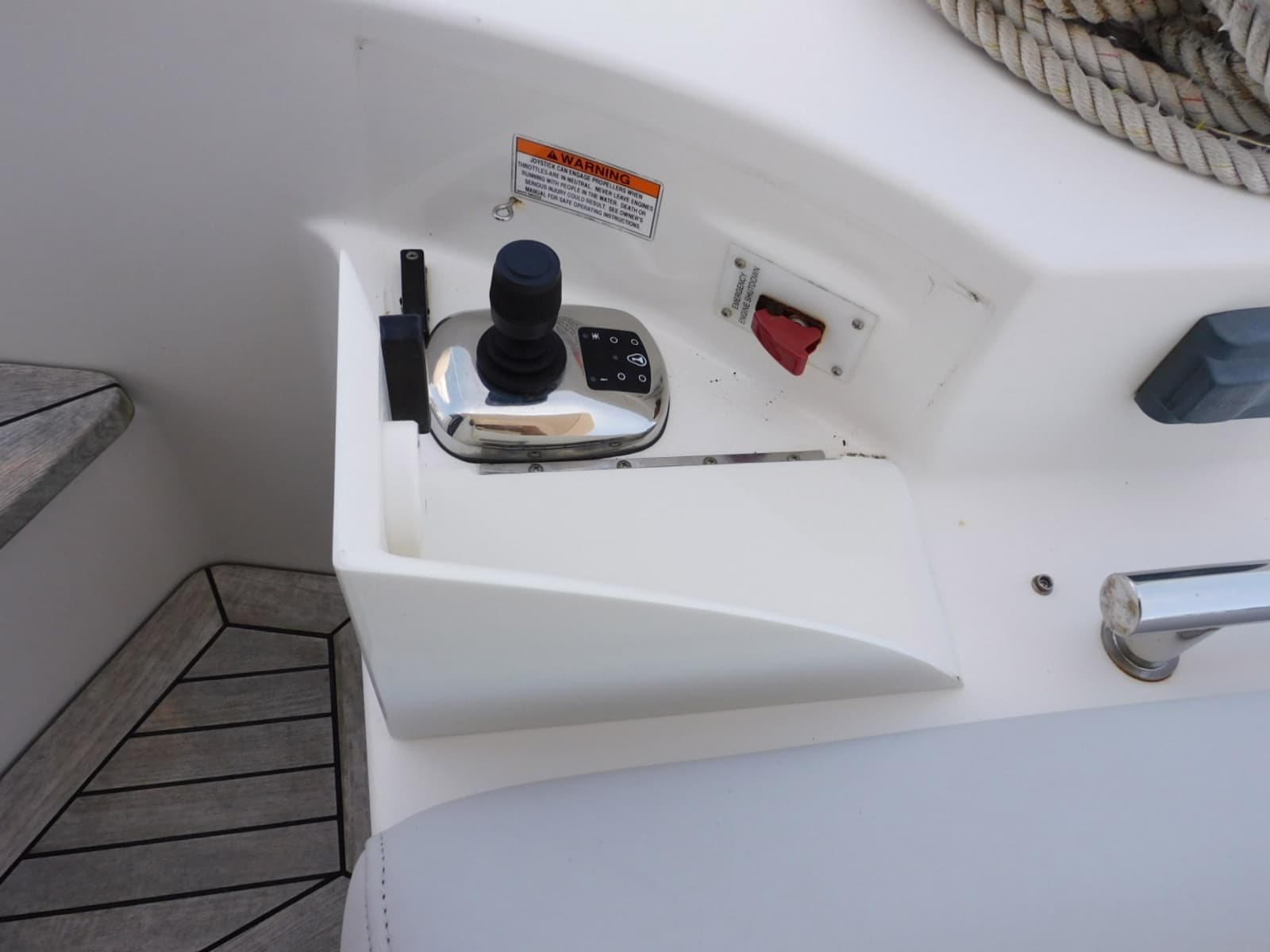 2019 Sea Ray 550L - Photo 16
