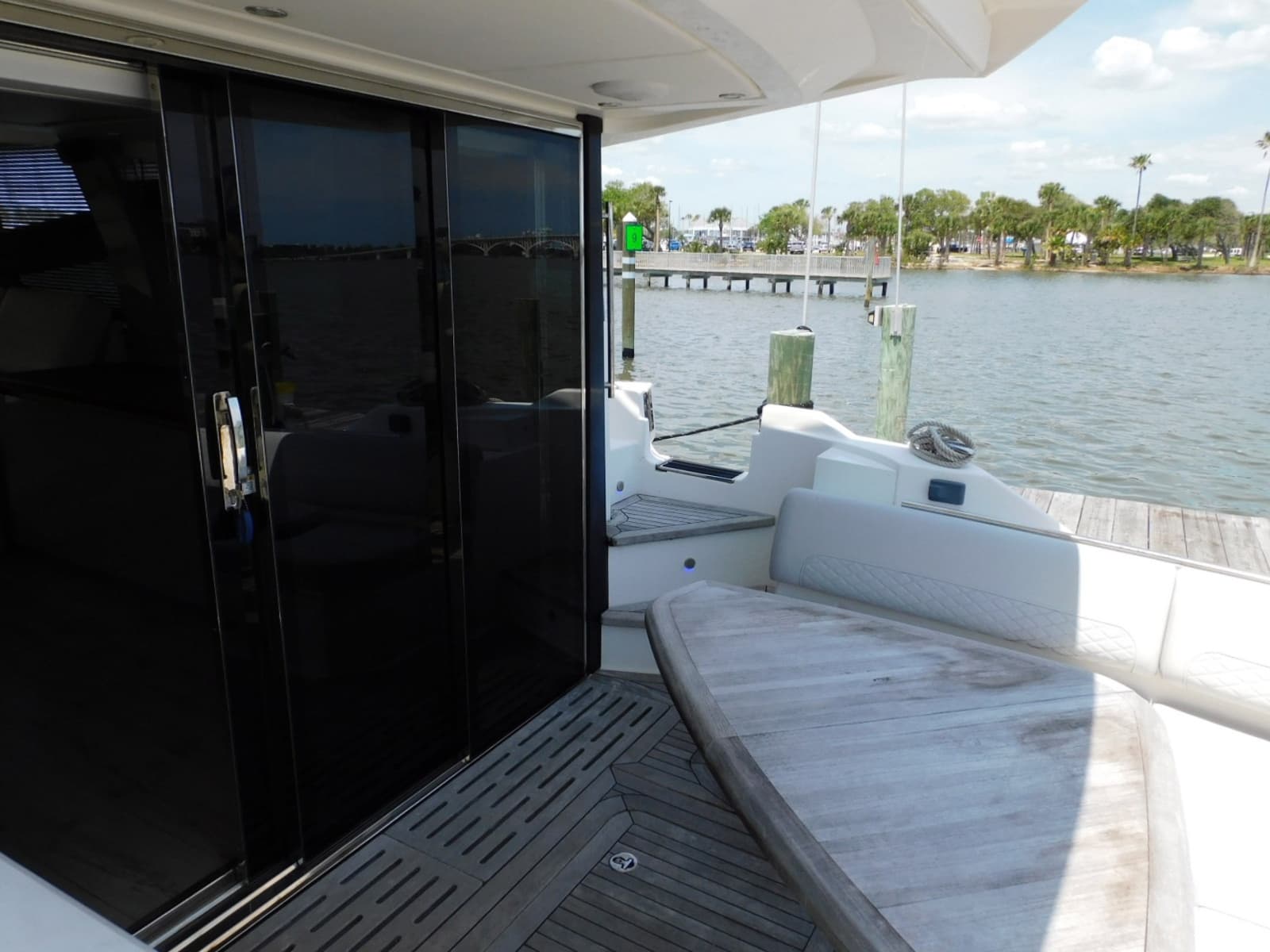 2019 Sea Ray 550L - Photo 23