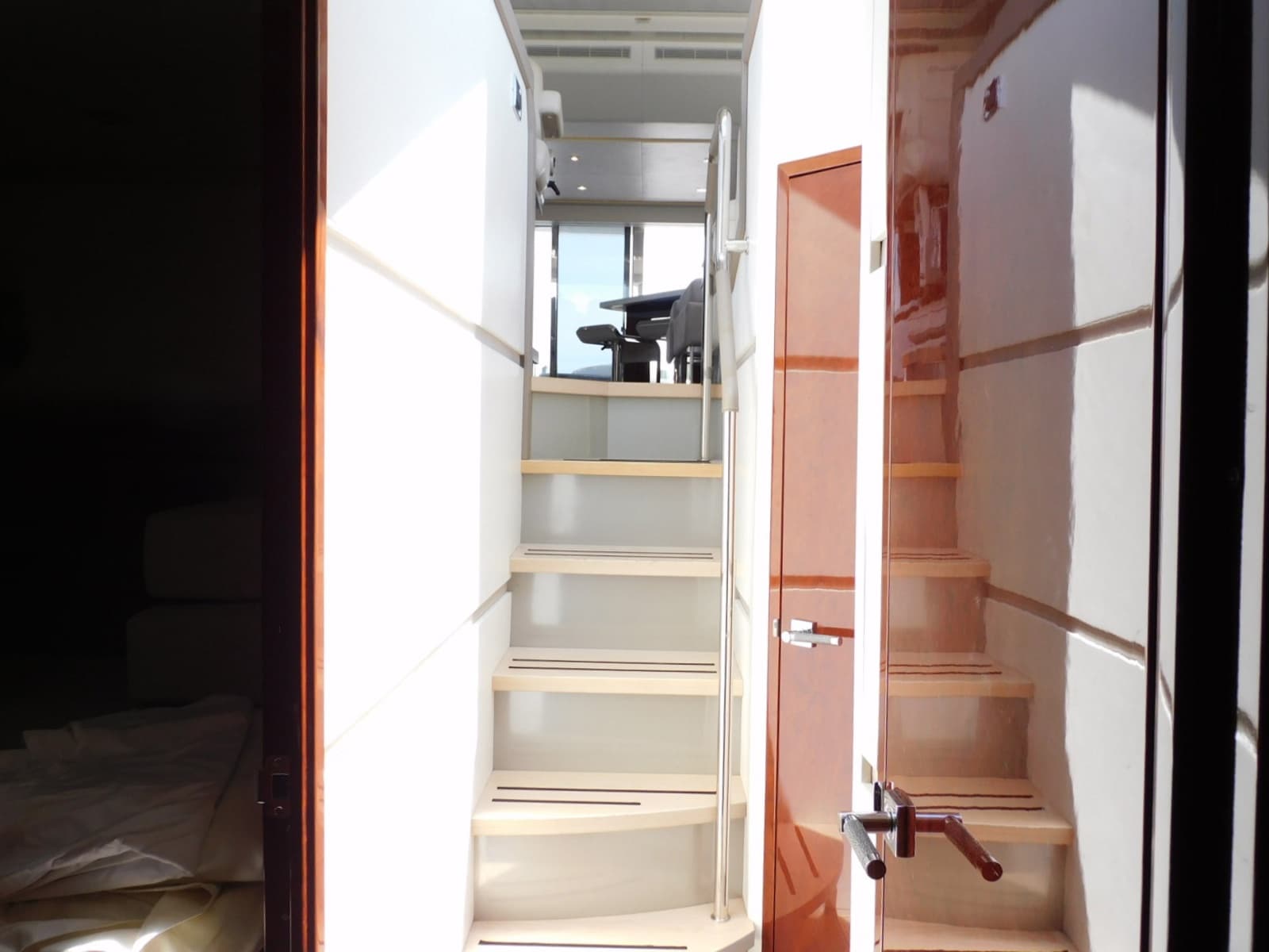 2019 Sea Ray 550L - Photo 35