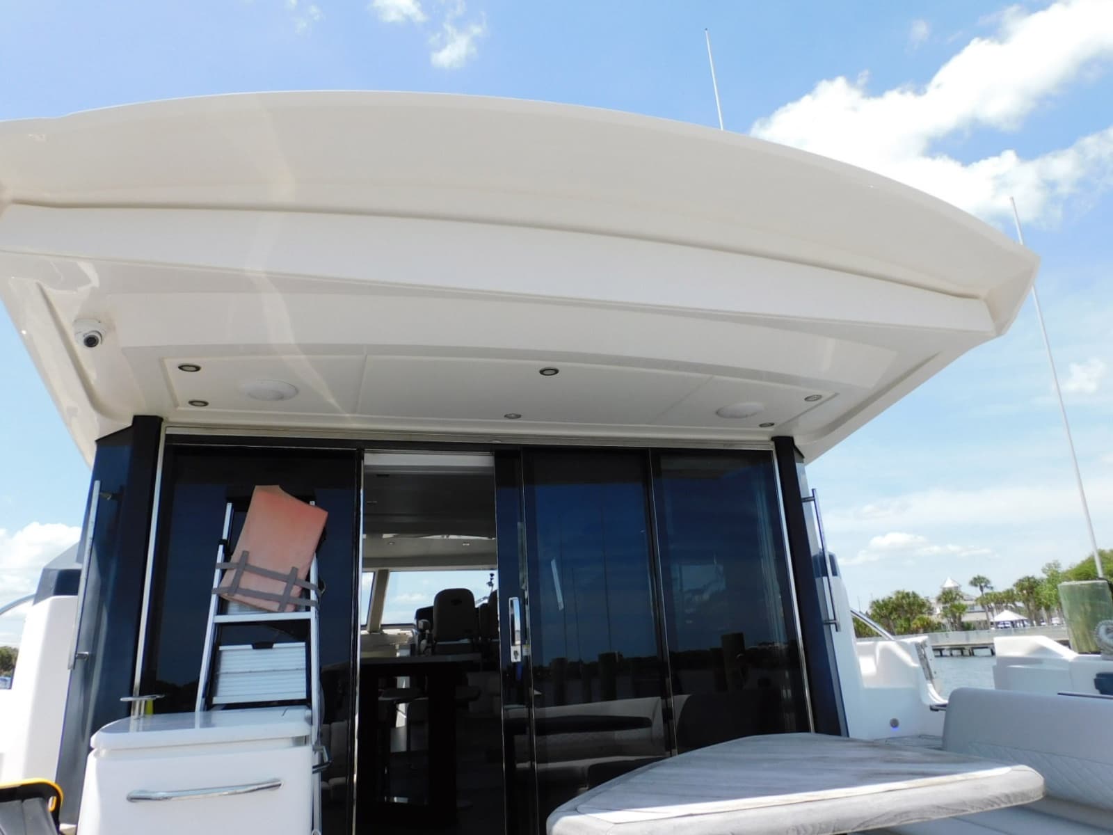 2019 Sea Ray 550L - Photo 18