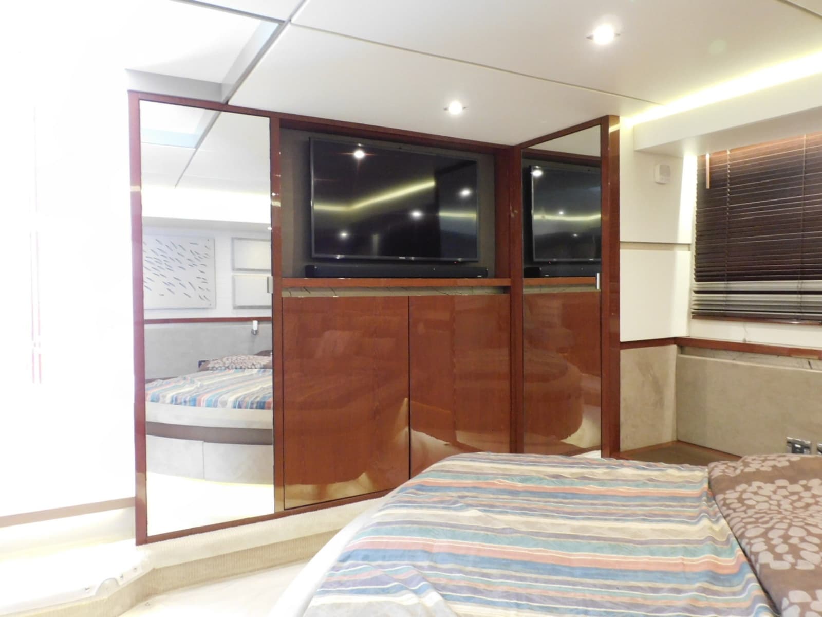 2019 Sea Ray 550L - Photo 48