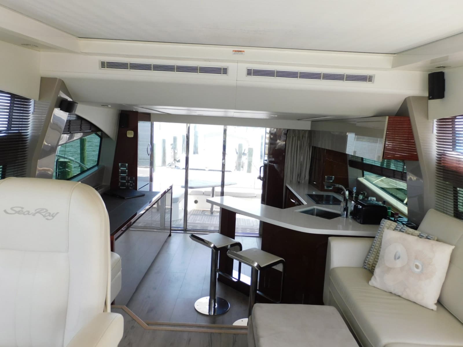 2019 Sea Ray 550L - Photo 51