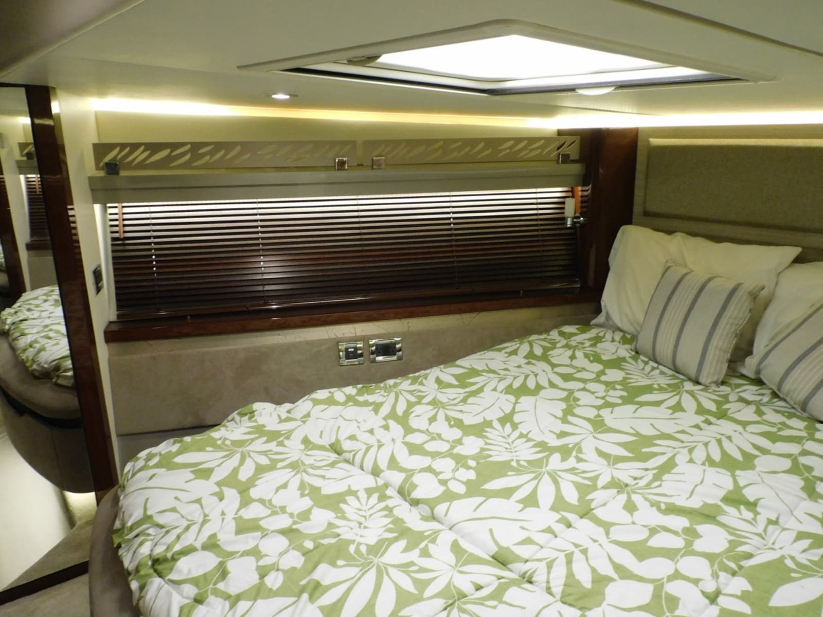 2019 Sea Ray 550L - Photo 33