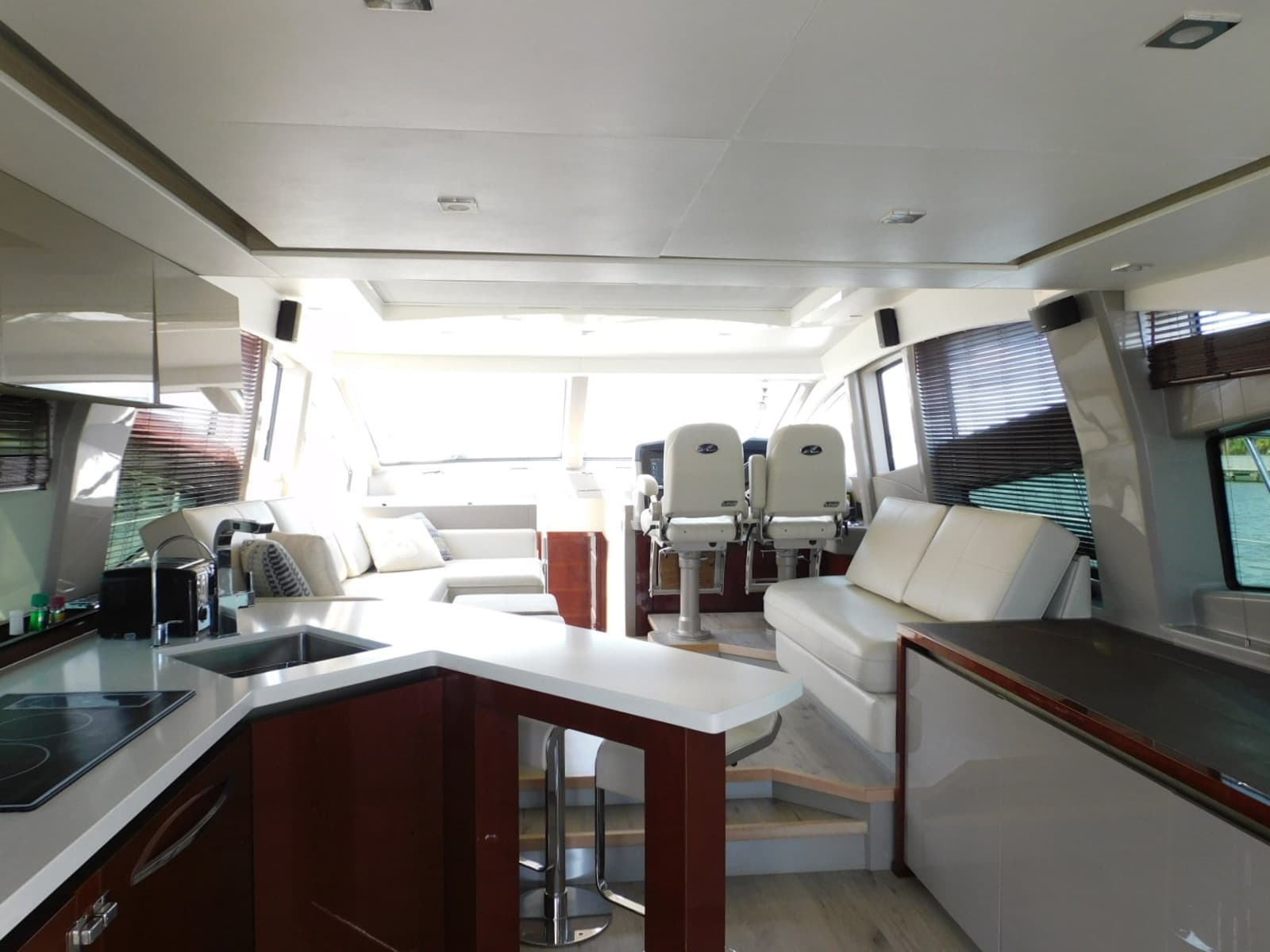 2019 Sea Ray 550L - Photo 54