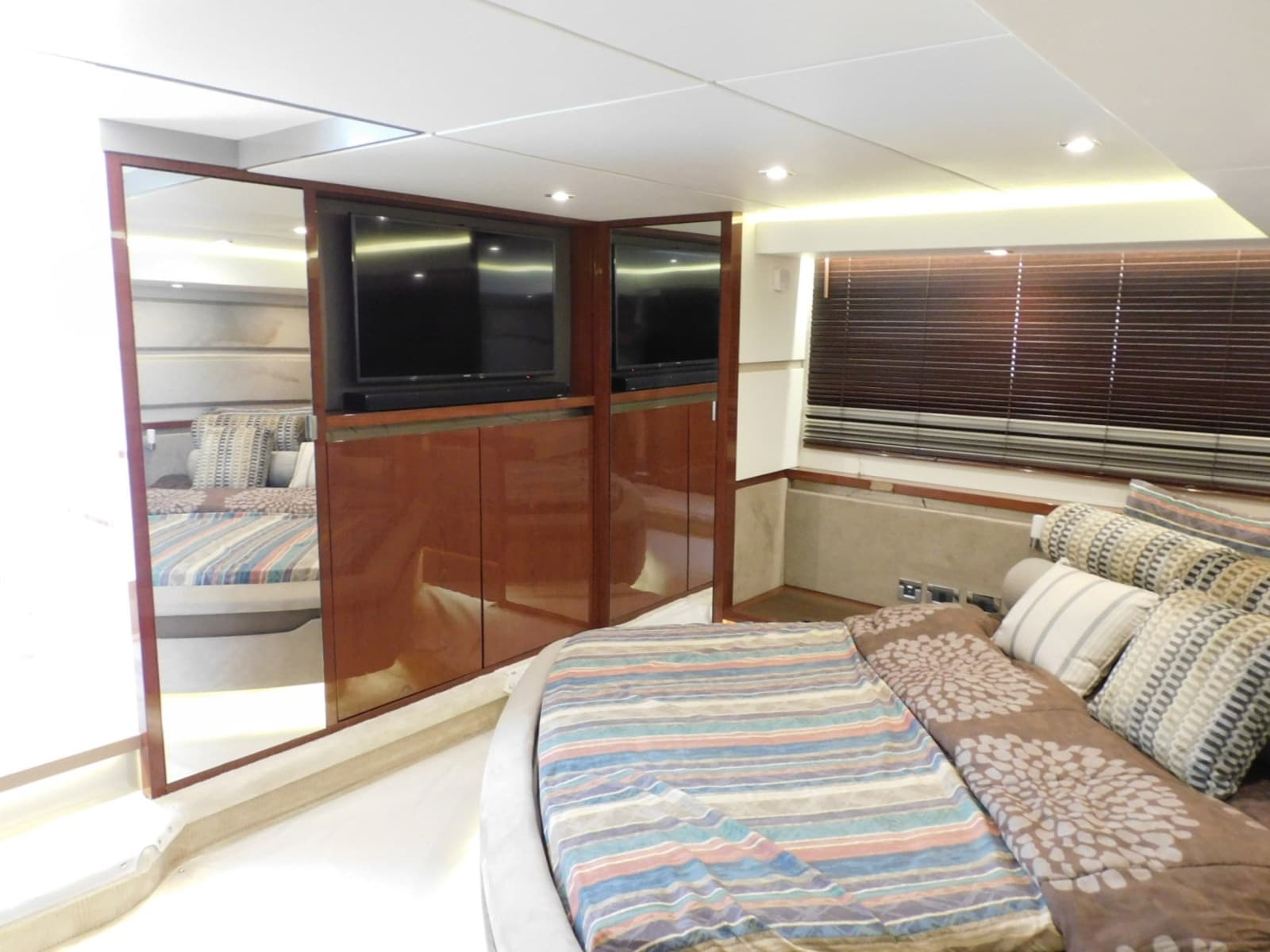2019 Sea Ray 550L - Photo 40