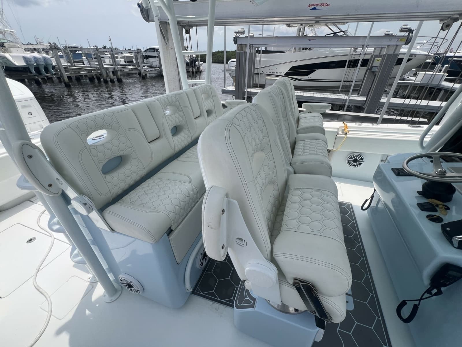 2023 Contender Center Console - Photo 6